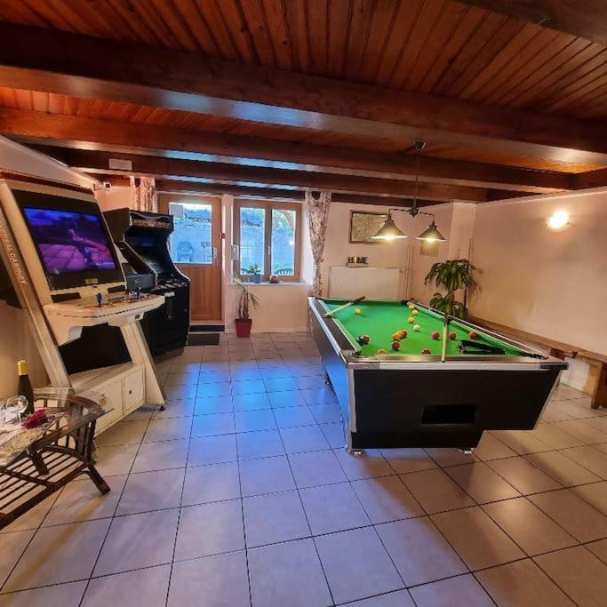 Gite Eglantine 2 A 6 Personnes Avec Spa Et Salle De Jeux Dans La Residence Вантрон Екстериор снимка