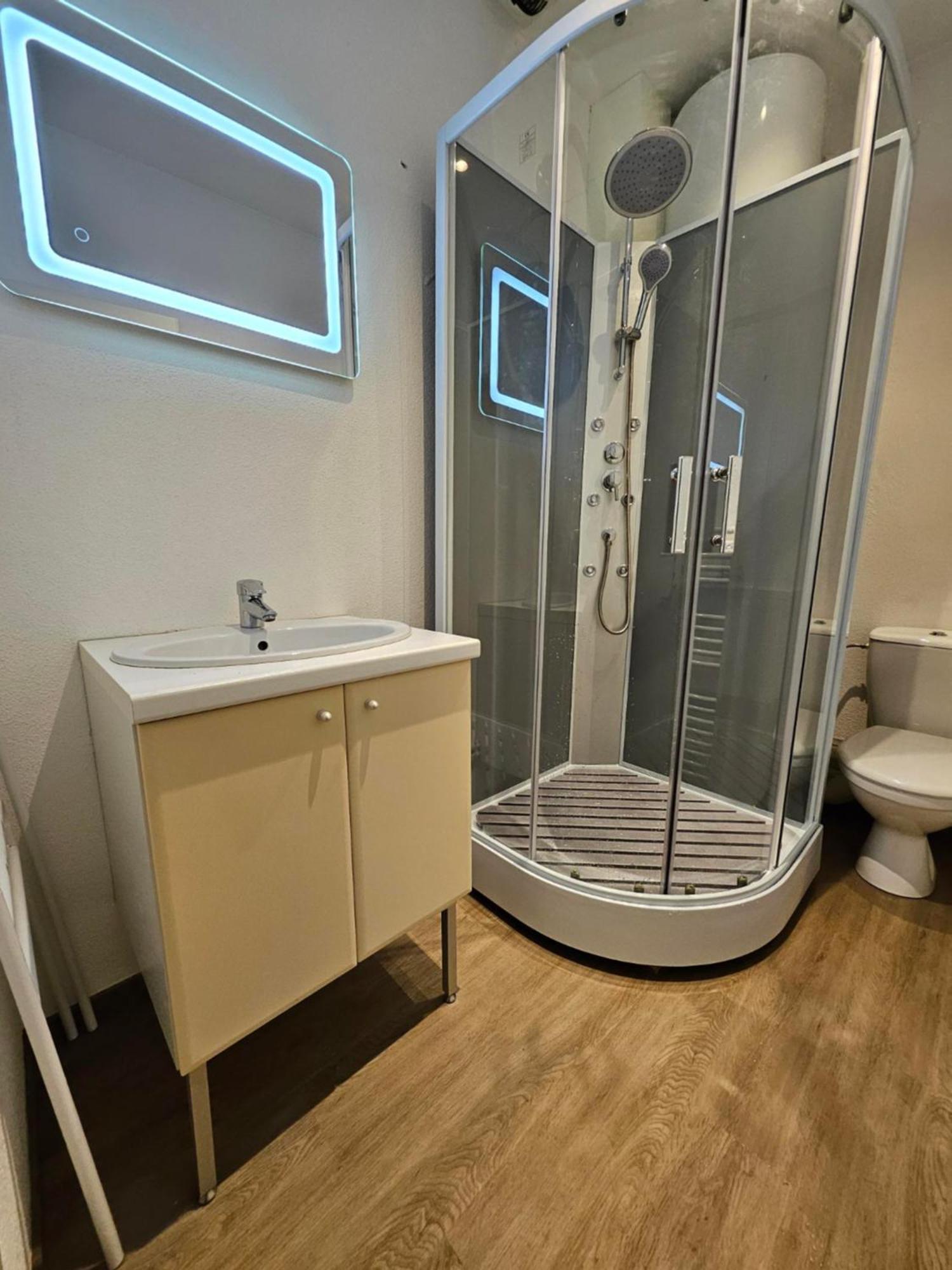 Gite Eglantine 2 A 6 Personnes Avec Spa Et Salle De Jeux Dans La Residence Вантрон Екстериор снимка