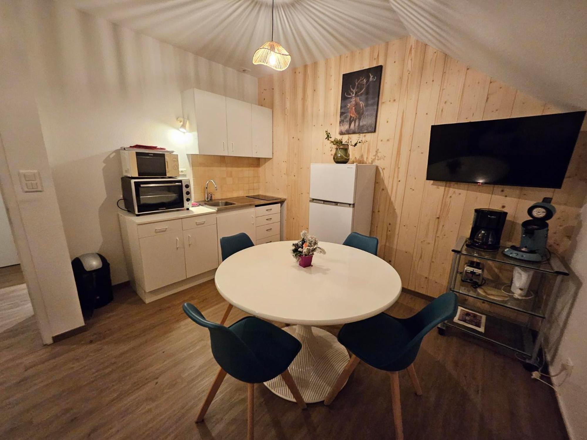 Gite Eglantine 2 A 6 Personnes Avec Spa Et Salle De Jeux Dans La Residence Вантрон Екстериор снимка